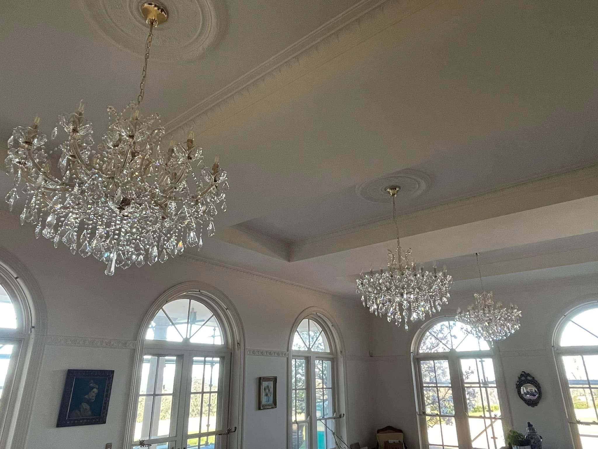 Decorative chandelier electrical installation
